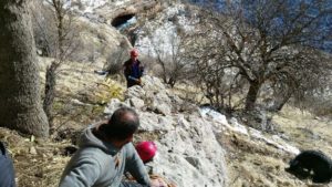 Siirt’in Eruh İlçesine bağlı Bozkuş köyü (Geliye Zewe) Dağında kayalıklarda