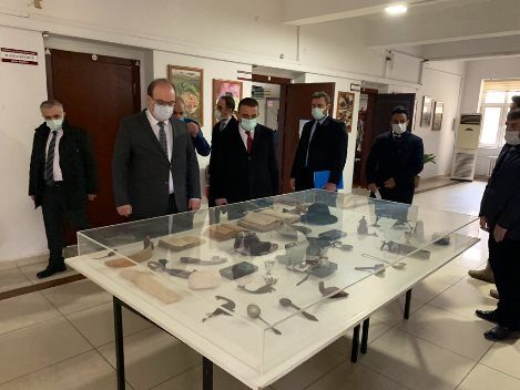 Kültür ve Turizm Bakan Yardımcısı Serdar Çam, geldiği Siirt’te ziyaret