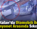 Kurtalan’da Otomobili İle Kamyonet Arasında Sıkıştı