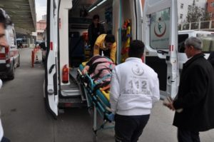 Siirt’in Kurtalan ilçesinde pikap ile otomobilin çarpışması sonucu meydana gelen