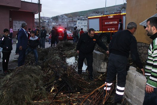 SİİRT’TEKİ KÜÇÜK ÇAPLI YANGIN KORKUTTU