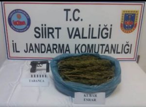 Siirt’in Pervari ilçesine bağlı Gümüşören köyünde uyuşturucu bulundurulduğu ve esrar