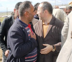 Siirt Valisi Ali Fuat Atik, beraberindeki AK Parti Siirt Milletvekili