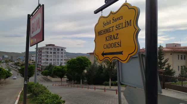 ŞEHİT SAVCI MEHMET SELİM KİRAZ’IN ADI MEMLEKETİ SİİRT’TE YAŞATILDI