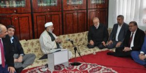 ŞEYH’TEN KARAMOLLAOĞLU’NA SİYASİ DERS NİTELİĞİNDE DİNİ ÖRNEK!..