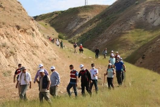 Siirt’te bir grup doğasever, Botan Vadisi Milli Park alanında yer