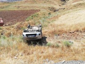 Siirt-Baykan karayolunda yolcu minibüsü ile otomobilin çarpışması sonucu meydana gelen