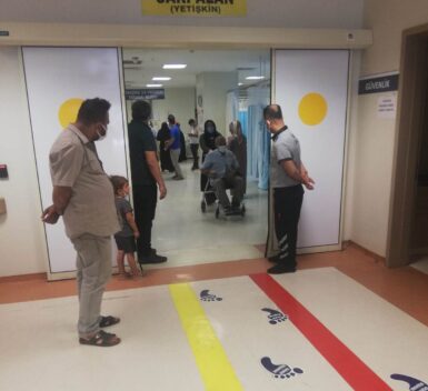 Siirt’in Baykan ilçesinde kamyon ile TIR’ın çarpışması sonucu meydana gelen