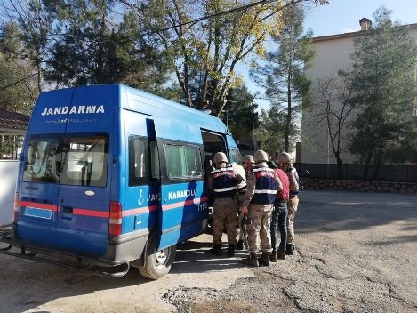 Siirt’in Baykan ilçesinde Jandarma ekiplerince gerçekleşen yol kontrolleri esnasında ‘Terör