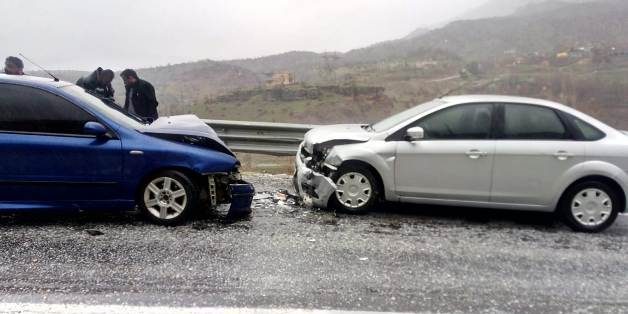 Siirt’in Baykan ilçesinde iki aracın kafa kafaya çarpışması sonucu meydana