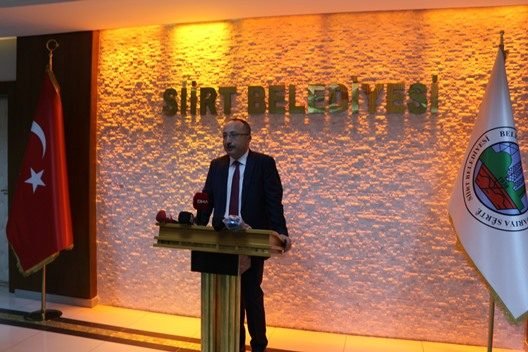 İçişleri Bakanlığı’nca, hakkındaki terör soruşturmaları kapsamında görevinden alınan Siirt Belediye Başkanı HDP’li Berivan