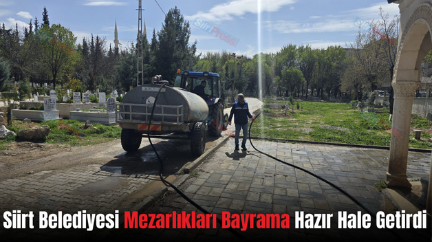 Siirt Belediyesi Mezarlıkları Bayrama Hazır Hale Getirdi