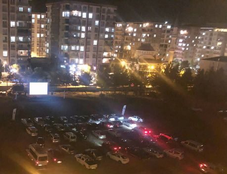 Siirt Belediyesi, koronavirüs (Kovid-19) tedbirleri kapsamında vatandaşlara moral vermek amacıyla