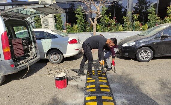 Siirt Belediyesi tarafından şehir içinde trafik yoğunluğunun düşük, yol yapısının