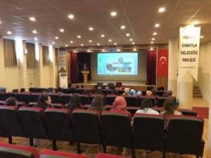 Siirt İl Emniyet Müdürlüğü Narkotik Suçlarla Mücadele biriminde görevli eğitmenler