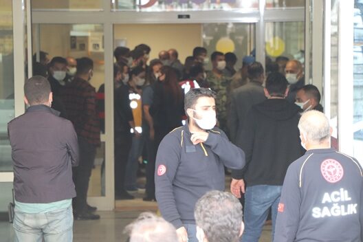 Siirt’te, teröristler tarafından üs bölgesine uzun namlulu silahlarla düzenlenen saldırıda