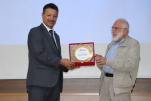 Siirt Üniversitesi İlahiyat Fakültesi Dekanı Prof.Dr.İhsan Süreyya Sırma Hocanın yaş