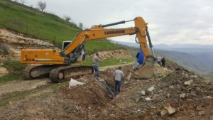 Siirt’te aşırı yağışlardan dolayı meydana gelen heyelan nedeniyle zarar gören