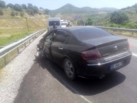 Siirt’in Baykan ilçesinde otomobilin TIR ile çarpışması sonucu meydana gelen
