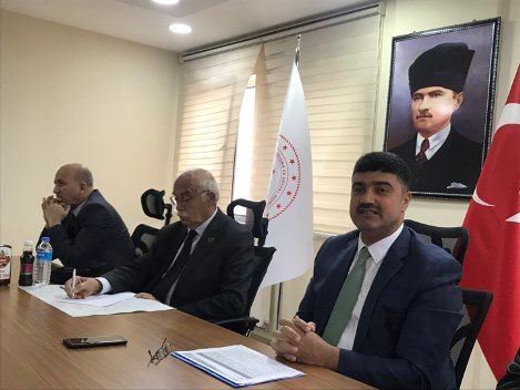 Siirt’te gazetecilerle bir araya gelen İŞ-KUR Siirt İl Müdürü Ömer
