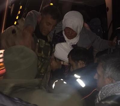 Siirt’in Pervari ilçesinde kalp rahatsızlığı geçiren hasta bir kadın, Siirt