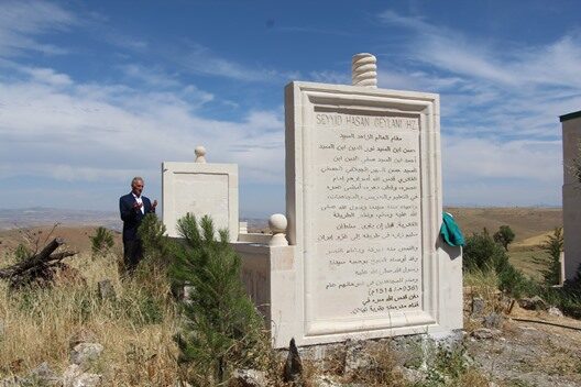 Siirt’in Kurtalan ilçesine bağlı Teylan köyünde yaklaşık 500 yıllık şeyh