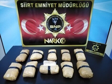Siirt’in Kurtalan ilçesinde düzenlenen uyuşturucu operasyonunda, 2 kilo 611 gram