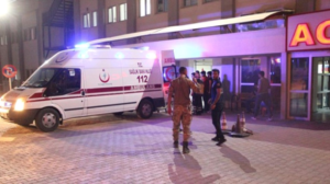 Siirt’in Kurtalan ilçesinde, askeri aracın devrilmesi sonucu 3 asker yaralandı.
