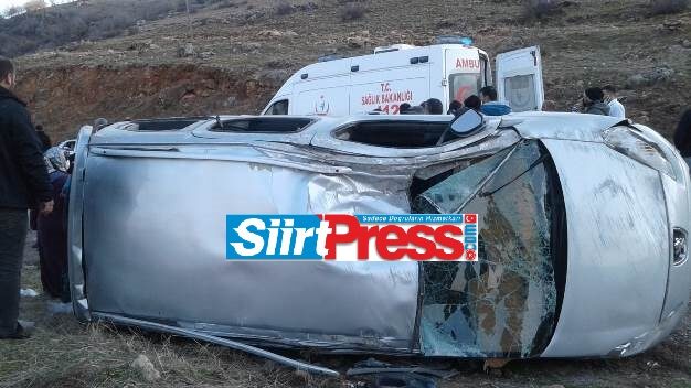 Siirt-Kurtalan karayolunda direksiyon hâkimiyetini kaybeden araç kaza yaptı. Kazada araç