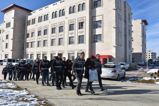 Siirt merkezli 4 ilde oto hırsızlarına yönelik gerçekleştirilen eş zamanlı