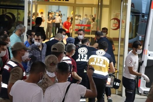 Siirt’in Pervari ilçesinde devriye görevi yapan zırhlı askeri araç uçuruma yuvarlandı.