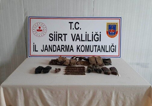 Siirt’in Pervari ilçesi kırsalında PKK’lı teröristlerin kayalıklara gizlediği el bombası,