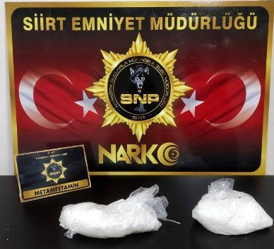 Siirt’te uyuşturucu operasyonunda 523 gram metamfetamin ele geçirildi. İl Emniyet