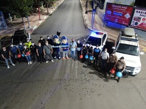 Siirt Emniyet Müdürlüğü, koronavirüsle mücadele kapsamında başlatılan aşı seferberliğine ‘aşımızı
