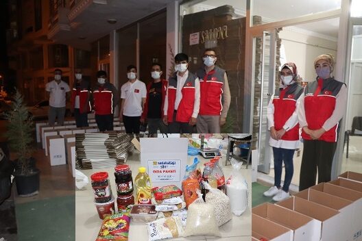 Sadakataş Siirt Derneği, kentte bin 100 aileye yardım kolisi yardımında