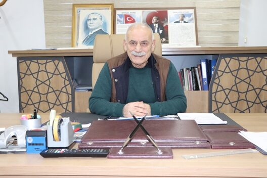Siirt’in hayır kurumlarından Şeyh Halef Vakfı Başkanı Mesut Seçkin, yeni