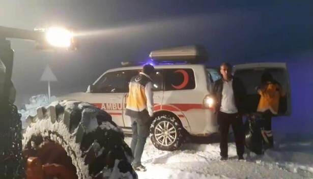 Siirt Şirvan ilçesinde doğum sancıları artan kardan yolları kapandığı için