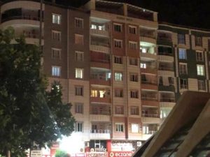 Siirt’te evinin penceresinden sarkması sonucu dengesini kaybedip 4.kattan düşen 4