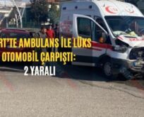 Siirt’te Ambulans İle Lüks Otomobil Çarpıştı: 2 Yaralı