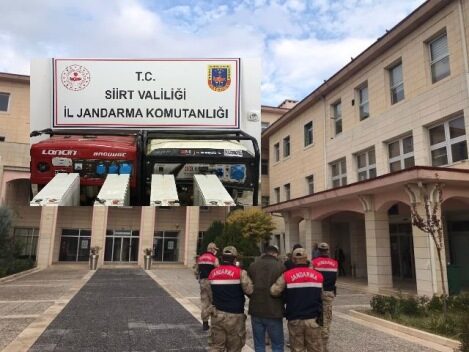 Siirt’te baz istasyonlarından hırsızlık yaptıkları iddiasıyla gözaltına alınan 4 şüpheliden