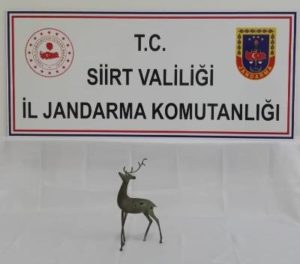 Siirt’te tarihi eser kaçakçılığı yaptığı belirlenen şahsın evinde yapılan aramada,
