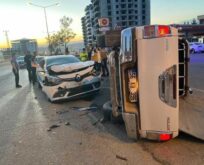 SİİRT’TE İKİ ARAÇ KAFA KAFAYA ÇARPIŞTI: 3 YARALI