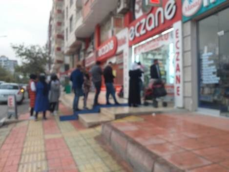 Siirt’te nöbetçi eczane sayısının yetersiz olması sebebiyle kentte bulunan nöbetçi