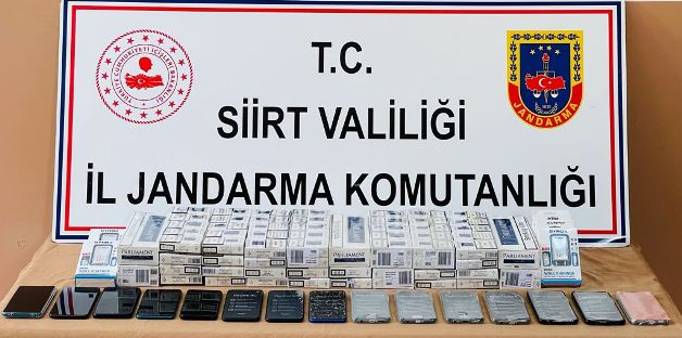 SİİRT’TE KAÇAK CEP TELEFONU İLE KAÇAK SİGARA ELE GEÇİRİLDİ