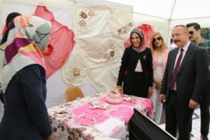 Siirt’te hayat boyu öğrenme faaliyetlerine katılımı artırmak amacıyla “Öğrenme Şenliği”