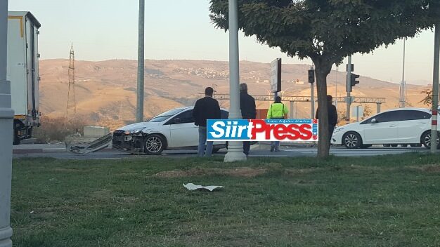 Siirt-Kurtalan karayolunda 2 aracın çarpışması sonucu meydana gelen trafik kazasında