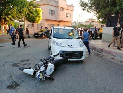 Siirt’in Doğan Mahallesinde otomobil ile motosikletin kafa kafaya çarpıştığı kazada