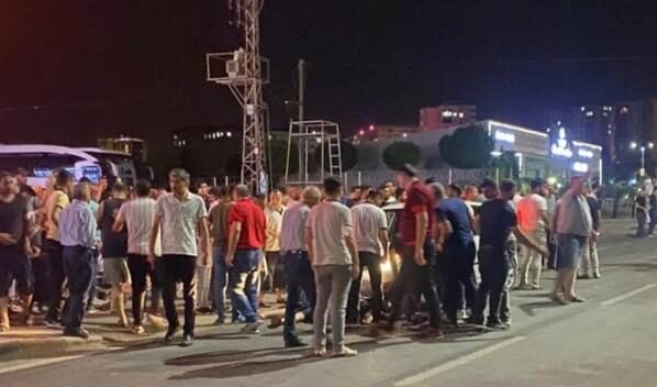Siirt’te karşıdan karşıya geçmeye çalışırken otomobilin çarptığı kız çocuğu ağır
