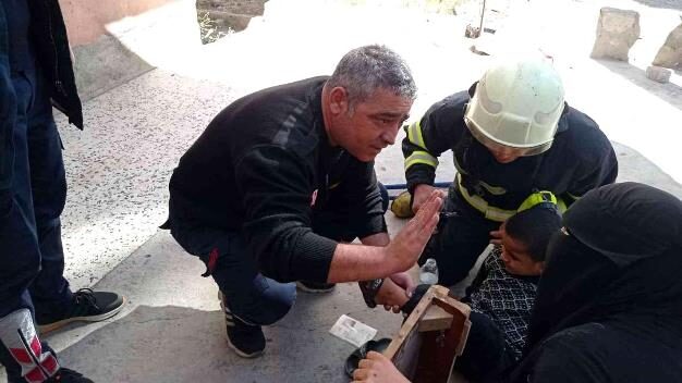 Siirt’te rögara düşen çocuk itfaiye müdürlüğü ekipleri tarafından kurtarıldı. Edinilen