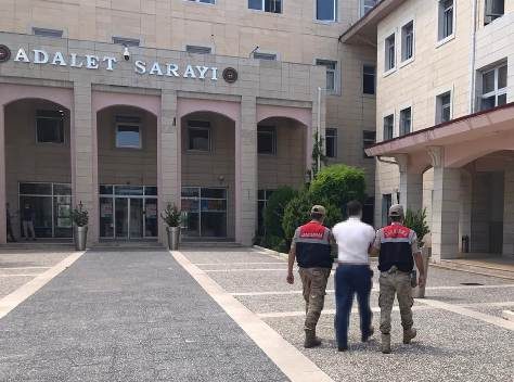 Siirt İl Jandarma Komutanlığı ekiplerince, hakkında ‘Silahlı Terör Örgütüne Üye